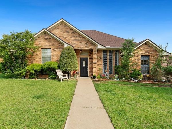 205 Forest Creek Drive , Sherman, TX 75092