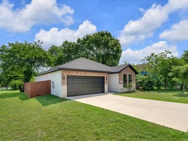 9228 Beckley View Avenue, Dallas, TX 75232