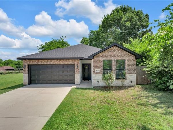 9228 Beckley View Avenue, Dallas, TX 75232