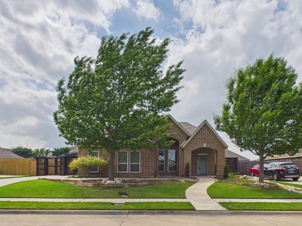 921 Mill Pond Drive, Midlothian, TX 76065