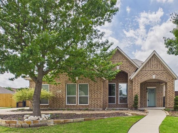 921 Mill Pond Drive, Midlothian, TX 76065