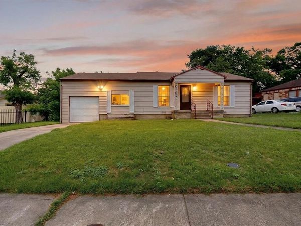 1220 Alaska Avenue , Dallas, TX 75216