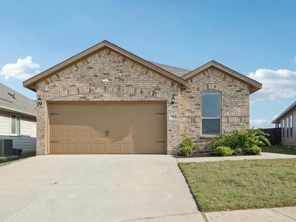 713 Presidio Street , Aubrey, TX 76227