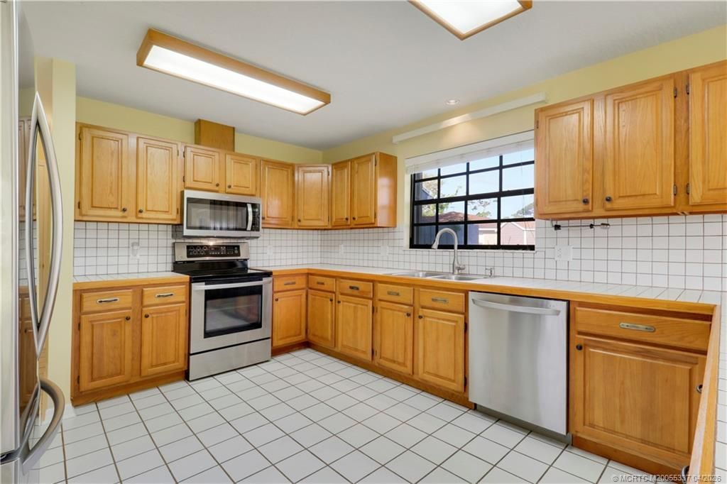 5502 Echo Pines Circle W, Fort Pierce, FL 34951 Photo