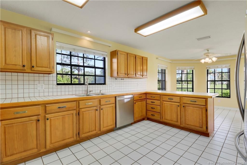 5502 Echo Pines Circle W, Fort Pierce, FL 34951 Photo