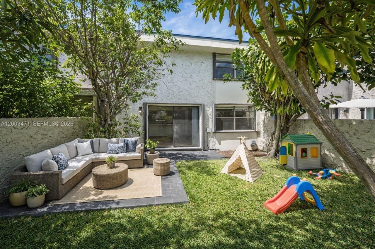 2548 N 38th Ave , Unit C-23, Hollywood, FL 33021 Photo