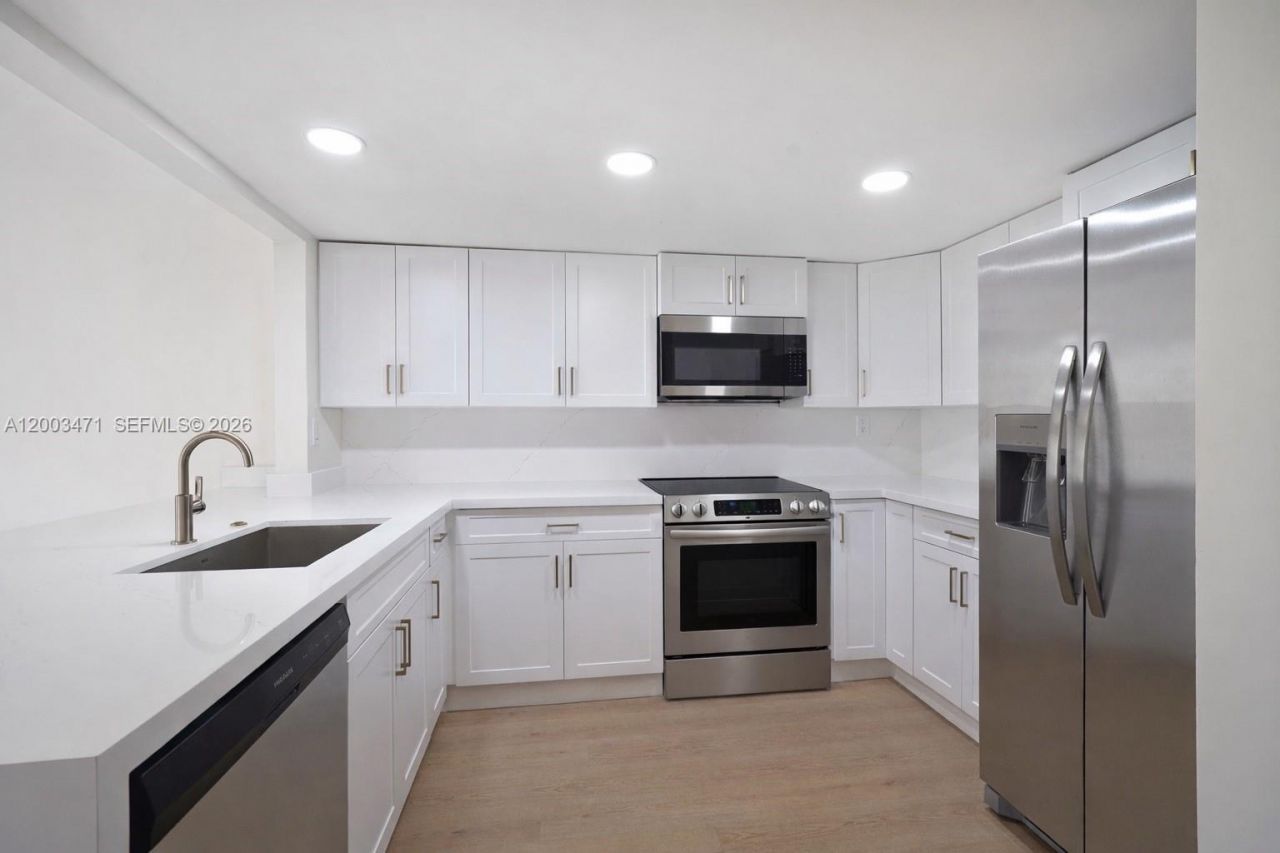 2548 N 38th Ave , Unit C-23, Hollywood, FL 33021 Photo