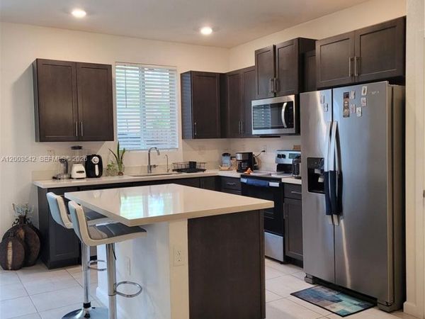 1015 SE 24th Ter , Homestead, FL 33035