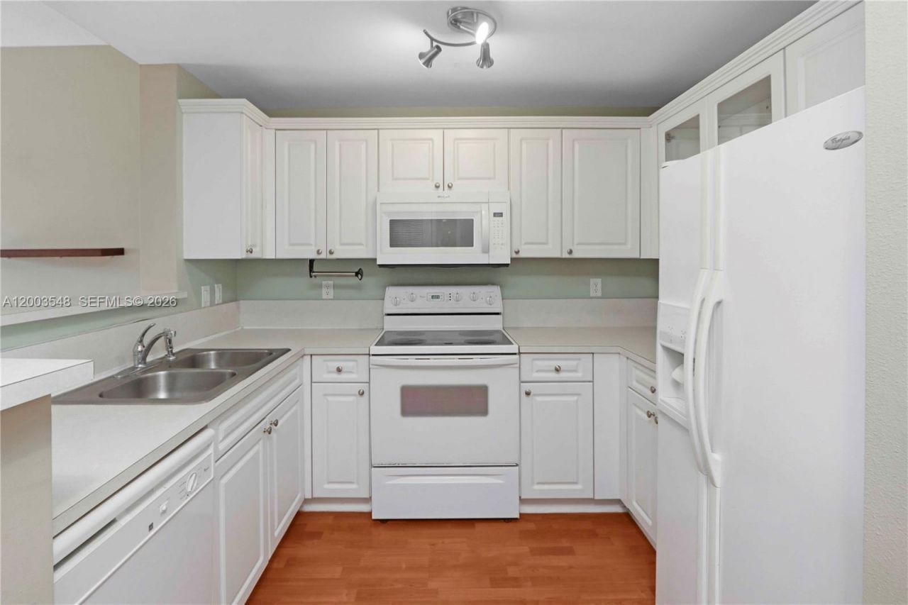 10 Aragon Ave , Unit 818, Coral Gables, FL 33134 Photo