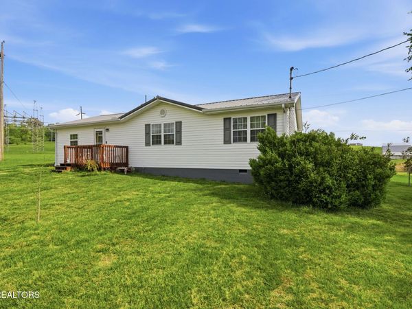 133 Crescent Lane, Jacksboro, TN 37757