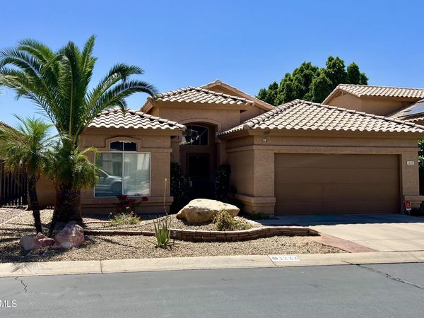 1233 E REDFIELD Road, Phoenix, AZ 85022