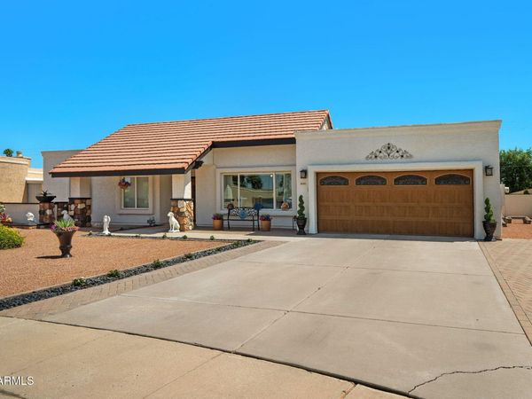 4045 S TAYLOR Drive, Tempe, AZ 85282