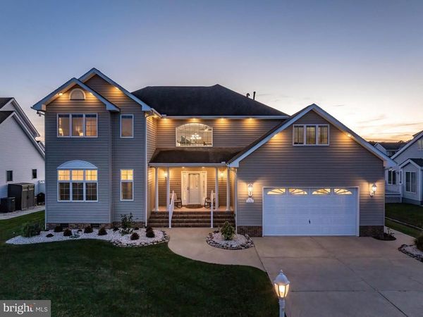 8 LESLIE MEWS , BERLIN, MD 21811