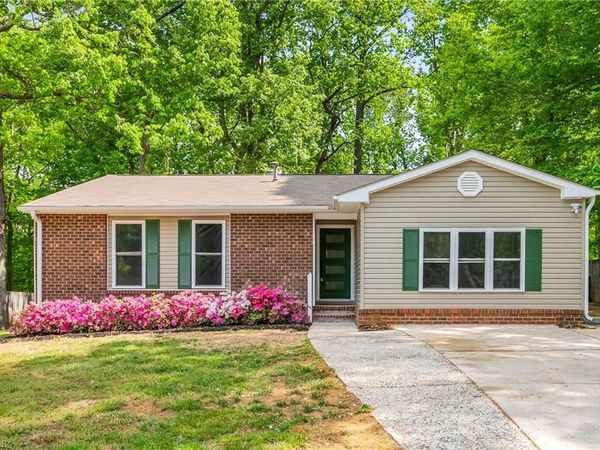 102 Cornwallis Drive , Mebane, NC 27302