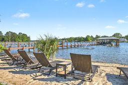 1537 Litzler Drive photo 4