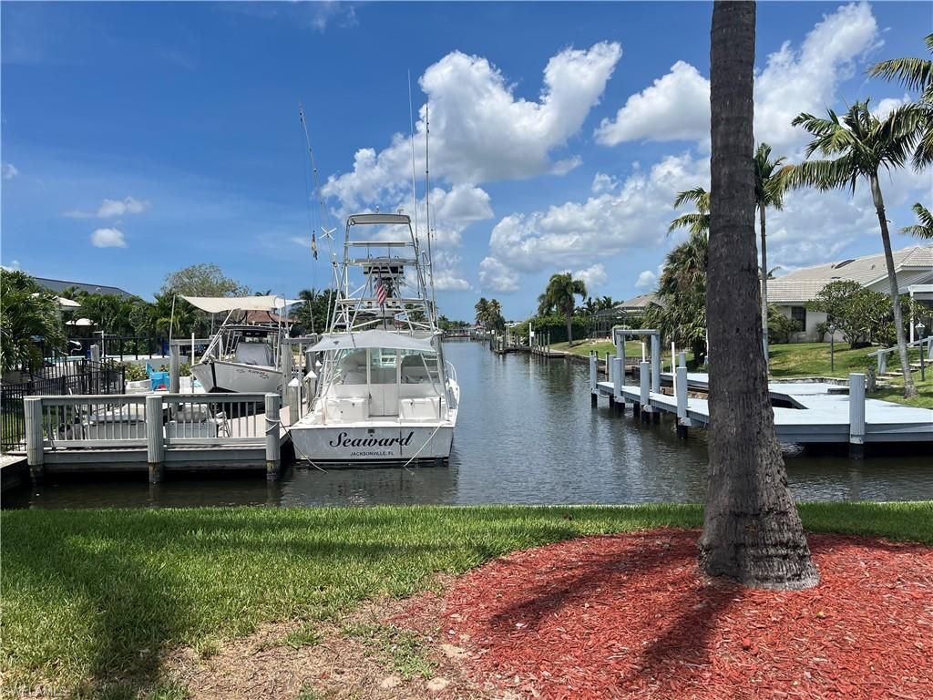 9841 Cypress Lake Dr, Fort Myers, FL 33919 Photo