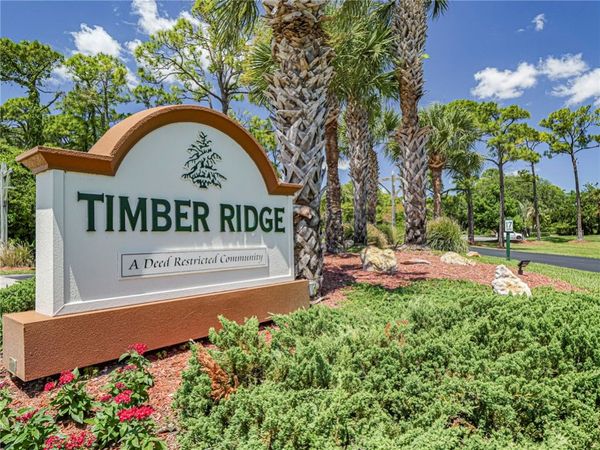 601 Centre Court SW, Unit 101, Vero Beach, FL 32962