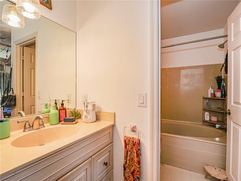 601 Centre Court Sw, Unit 101, Vero Beach, FL 32962 Photo