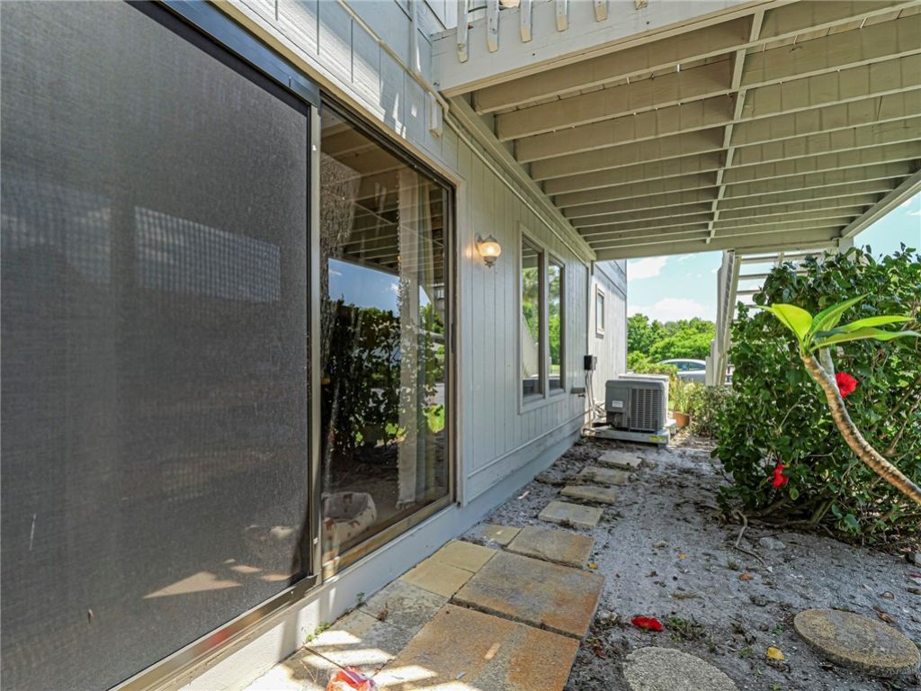 601 Centre Court Sw, Unit 101, Vero Beach, FL 32962 Photo