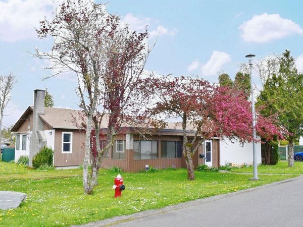 4037 Cumberland Rd , Saanich, BC V8X 2E7
