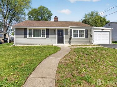 13 Comstock Road , Edison, NJ 08817