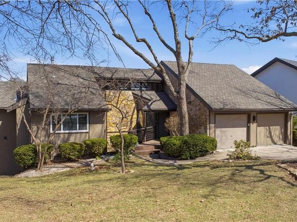 222 NW Locust Street, Lee's Summit, MO 64064