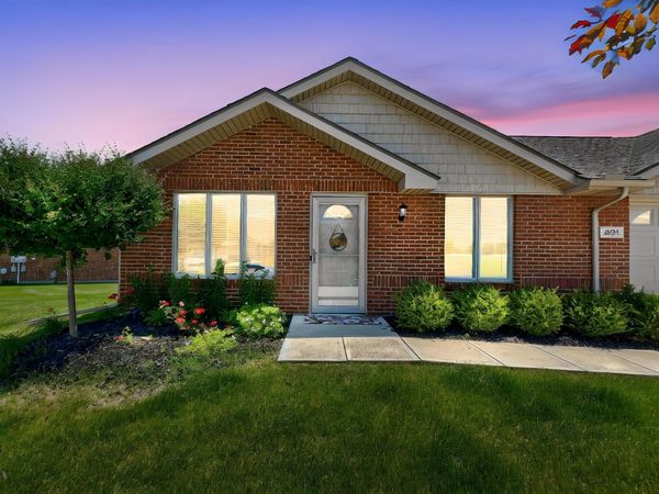 891 Autumn Chase Lane, Marysville, OH 43040