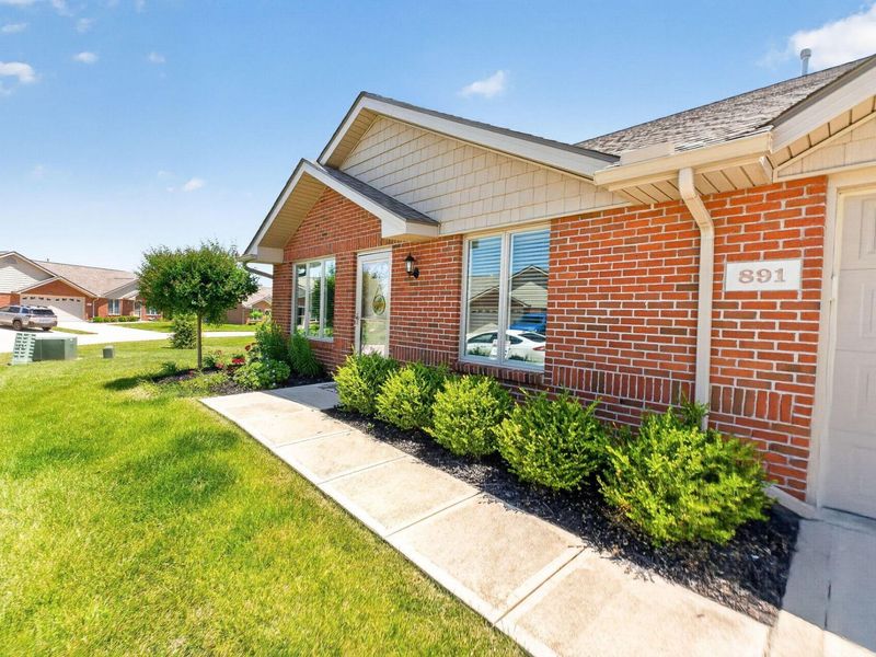 891 Autumn Chase Lane, Marysville, OH 43040 Photo 2