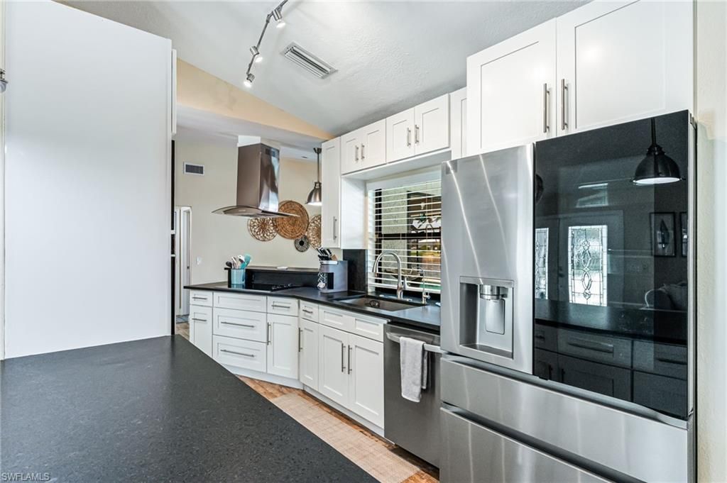 5630 Riverside Dr , Cape Coral, FL 33904 Photo