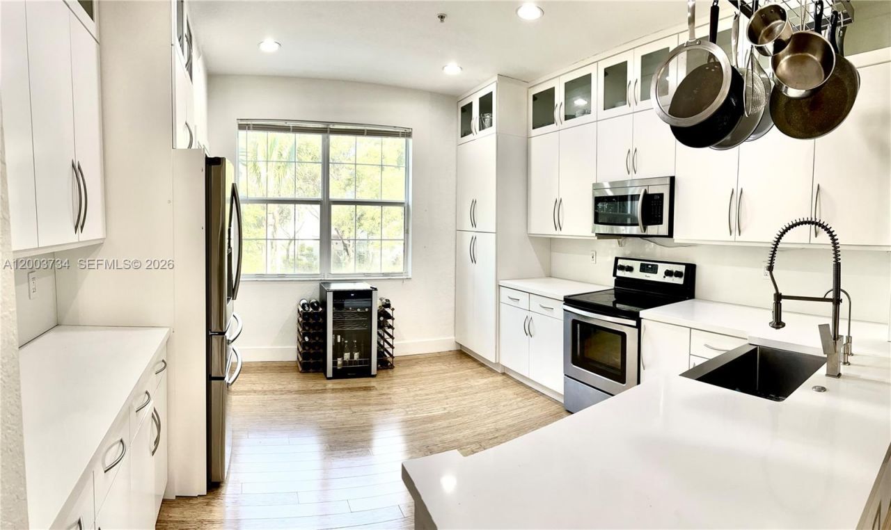 2549 SW 118th Way , Unit 302, Miramar, FL 33025 Photo