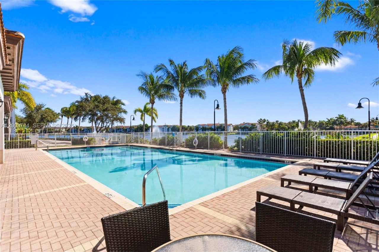 2549 SW 118th Way , Unit 302, Miramar, FL 33025 Photo