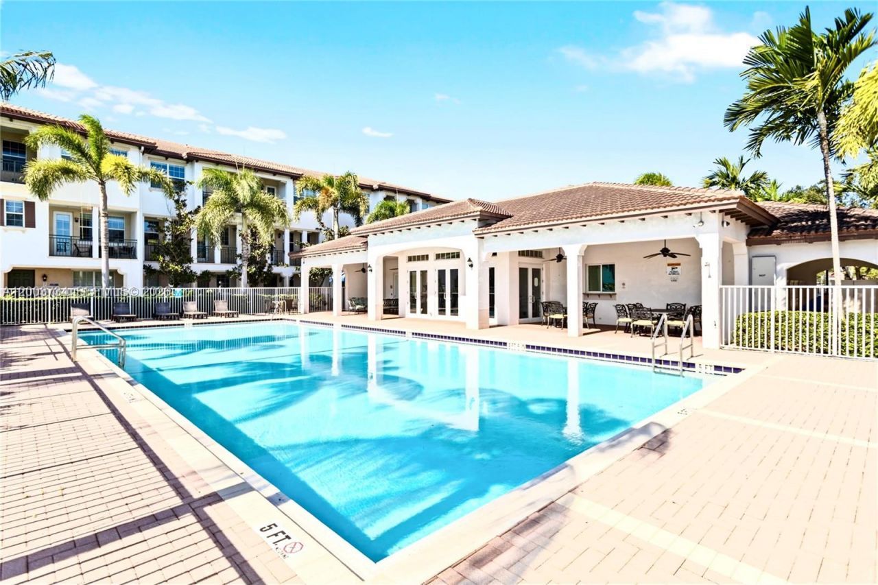 2549 SW 118th Way , Unit 302, Miramar, FL 33025 Photo