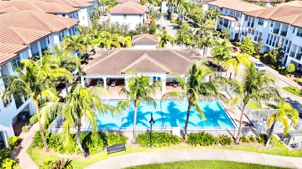 2549 SW 118th Way , Unit 302, Miramar, FL 33025 Photo