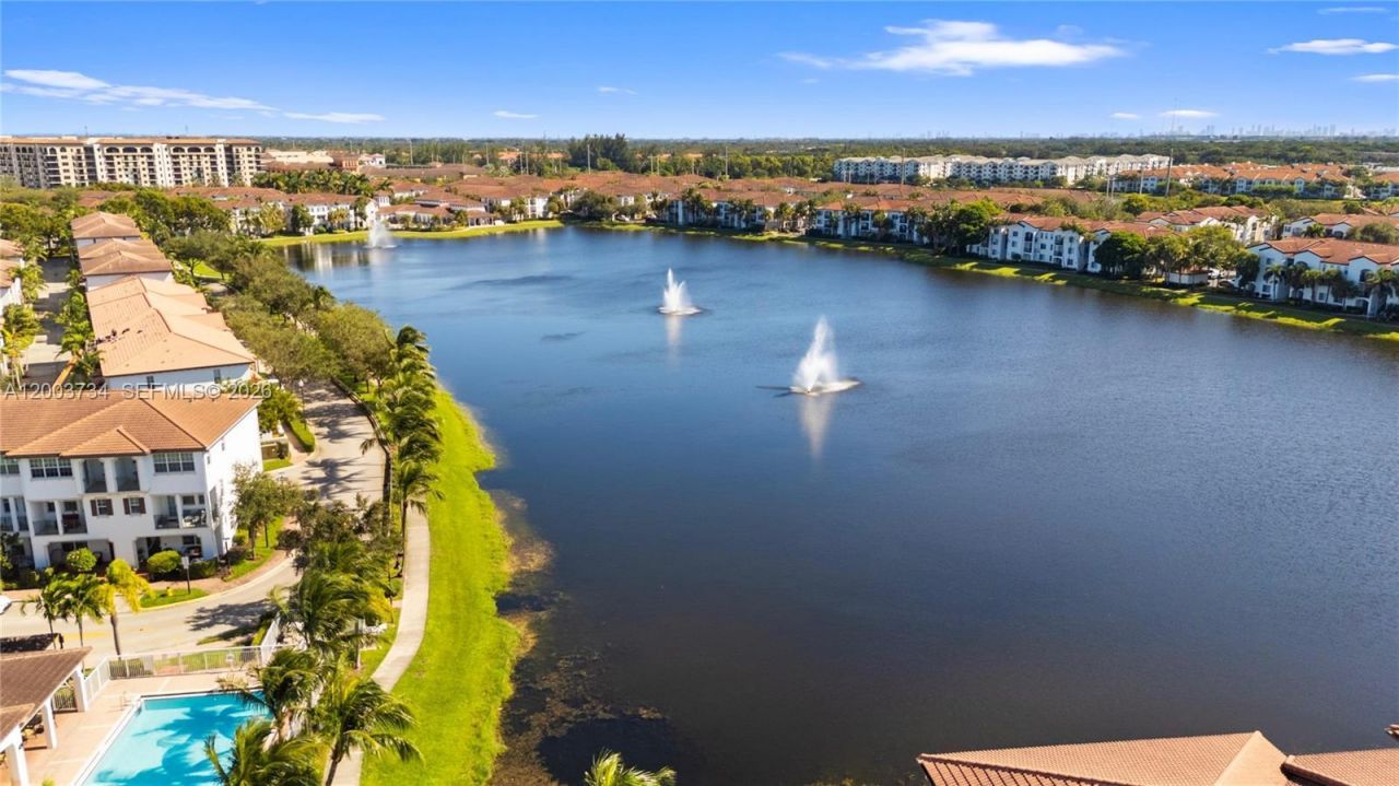 2549 SW 118th Way , Unit 302, Miramar, FL 33025 Photo