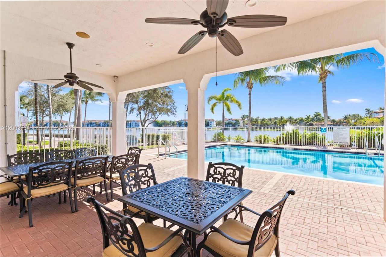 2549 SW 118th Way , Unit 302, Miramar, FL 33025 Photo