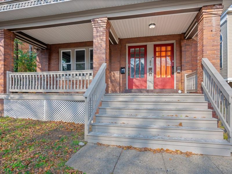 816 Windham Avenue, Cincinnati, OH 45229 Photo 2