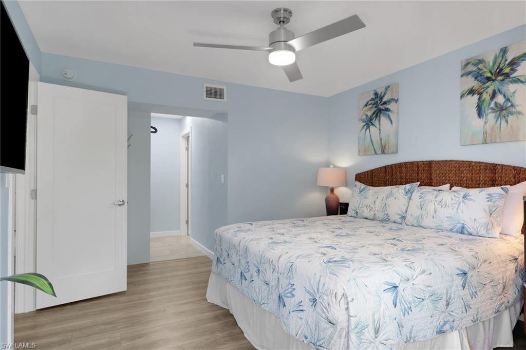 600 Neapolitan Way, Unit 357, Naples, FL 34103 Photo