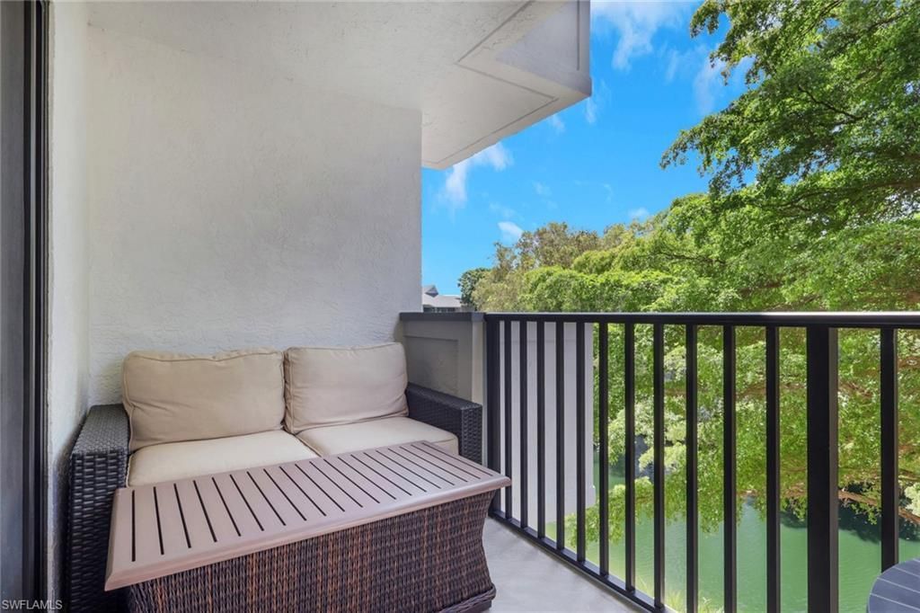 600 Neapolitan Way, Unit 357, Naples, FL 34103 Photo