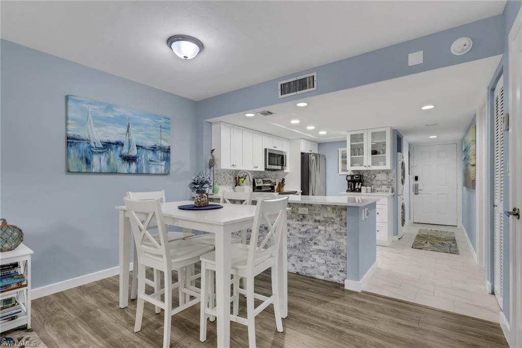 600 Neapolitan Way, Unit 357, Naples, FL 34103 Photo