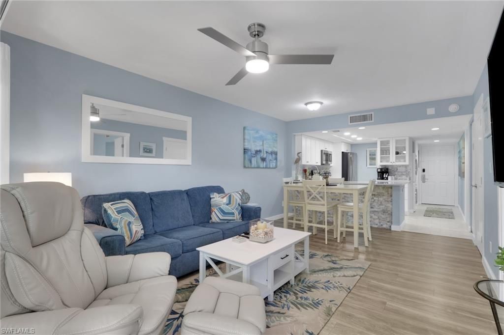 600 Neapolitan Way, Unit 357, Naples, FL 34103 Photo