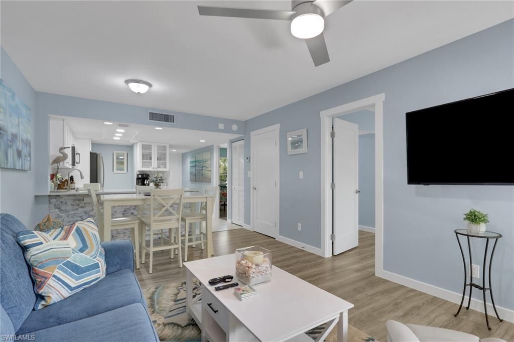 600 Neapolitan Way, Unit 357, Naples, FL 34103 Photo