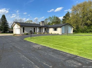 33426 Harlan Drive, Farmington Hills, MI 48331