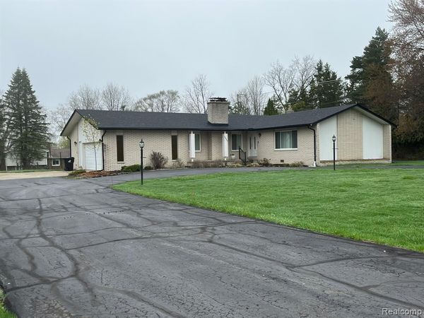 33426 Harlan Drive, Farmington Hills, MI 48331