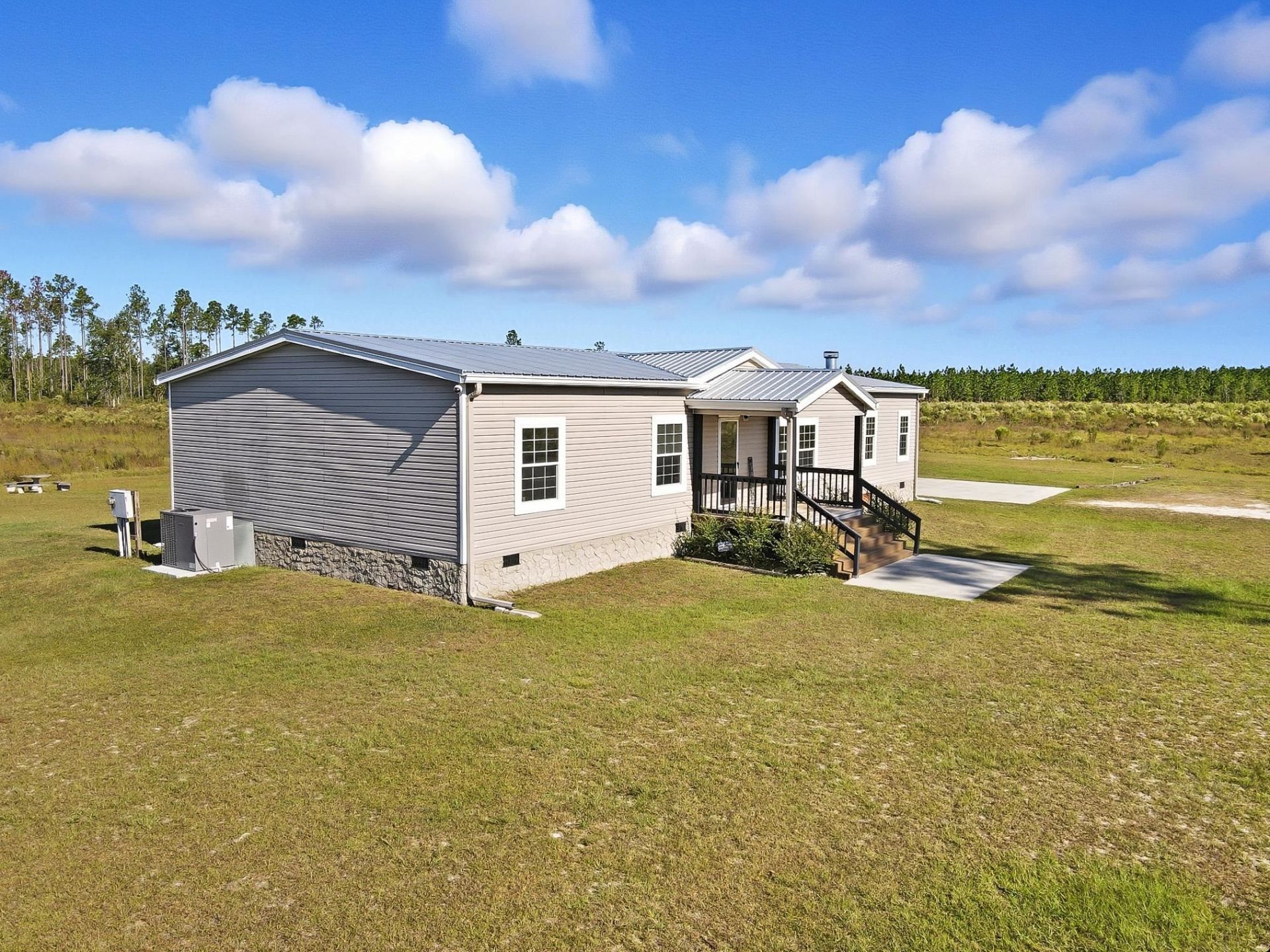 641 SE Sequoyah Trail, Lee, FL 32059 Photo