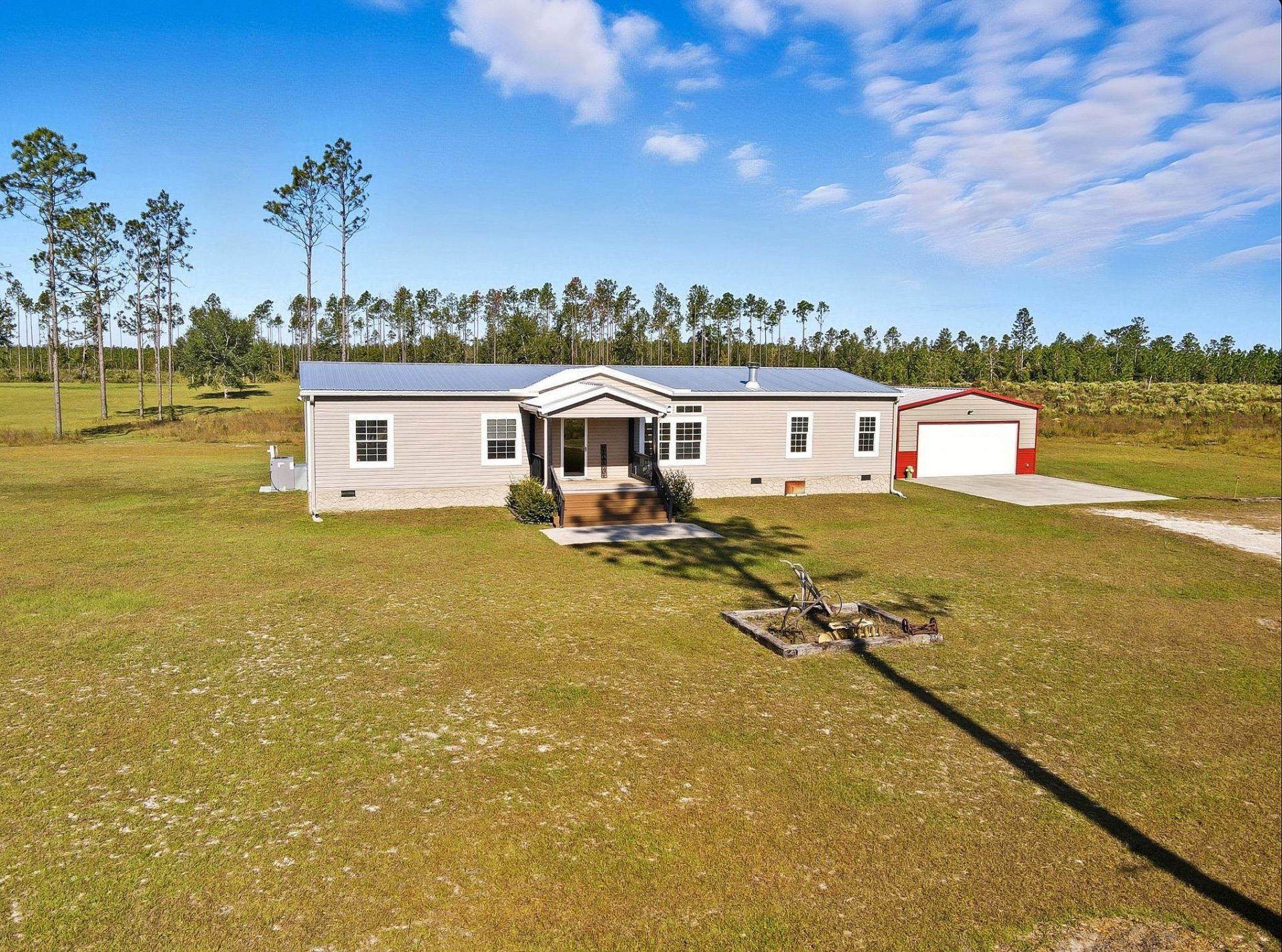 641 SE Sequoyah Trail , Lee, FL 32059 Photo