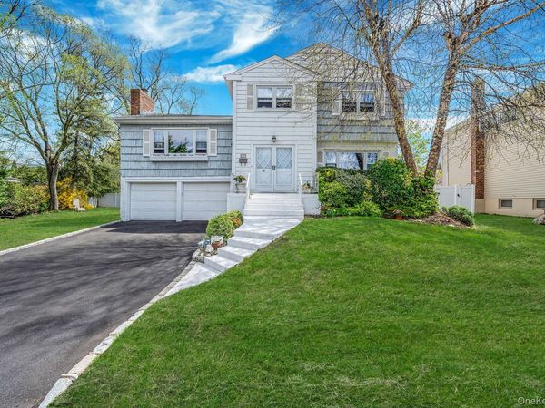 2897 Wynsum Avenue , Merrick, NY 11566