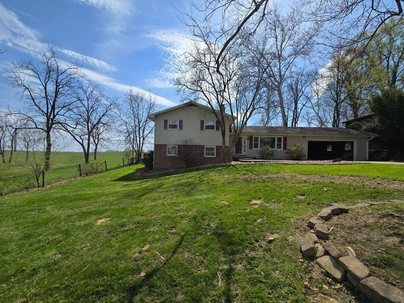 2000 Shady Lane , Zanesville, OH 43701 Photo 2