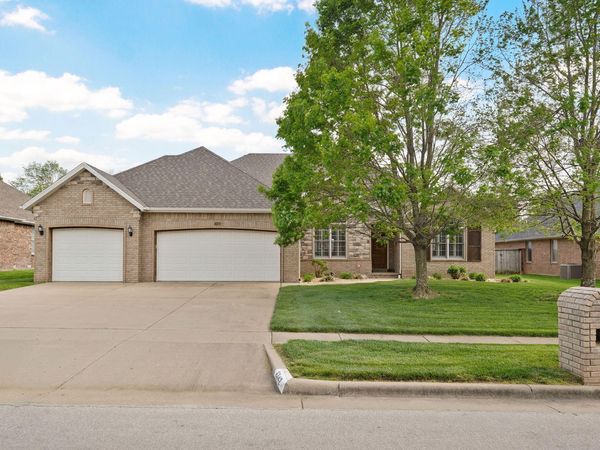 2742 E Chinkapin Lane , Springfield, MO 65804