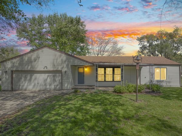 118 E Bower Street , Oreana, IL 62554