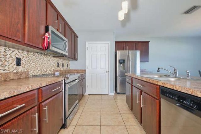 135 SW 31st St , Cape Coral, FL 33914 Photo